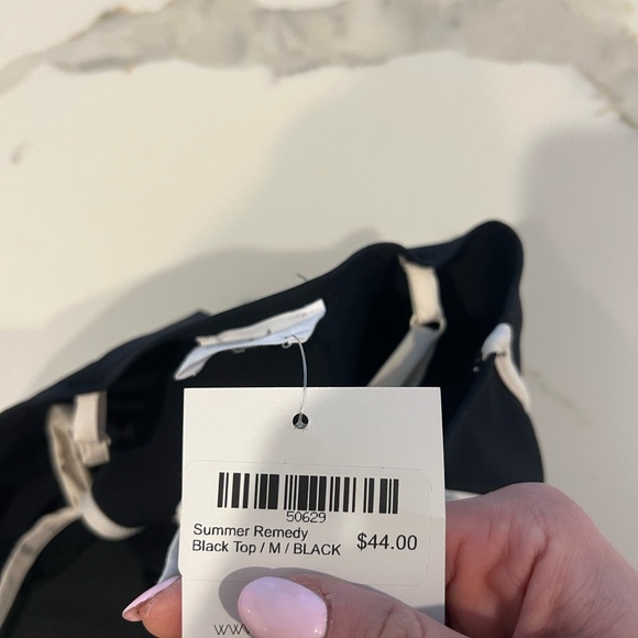 Underlined Cropped Tank - Picture 4 of 4